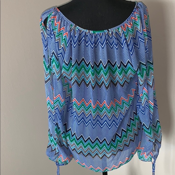 Soprano Zig Zag Print Blouse Size L - Picture 6 of 8